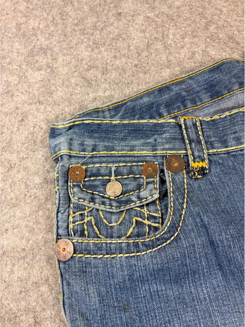 True Religion straight baggy blue jeans size 38x32
